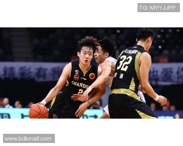 上海篮球队个人能力深度解析与球员发展潜力探讨 上海篮球队个人能力深度解析与球员发展潜力探讨