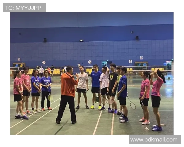 南京羽毛球队与杭州羽毛球队赛后分析力量对比与战术探讨 南京羽毛球队与杭州羽毛球队赛后分析力量对比与战术探讨