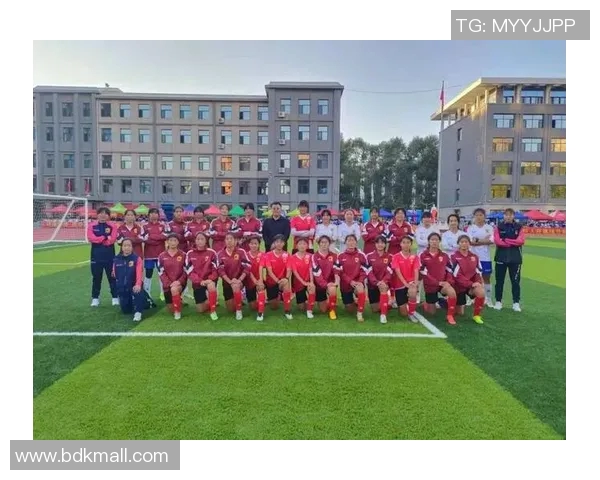 周娜独家分享足球心得与技巧解析助你提升球技与战术理解 周娜独家分享足球心得与技巧解析助你提升球技与战术理解